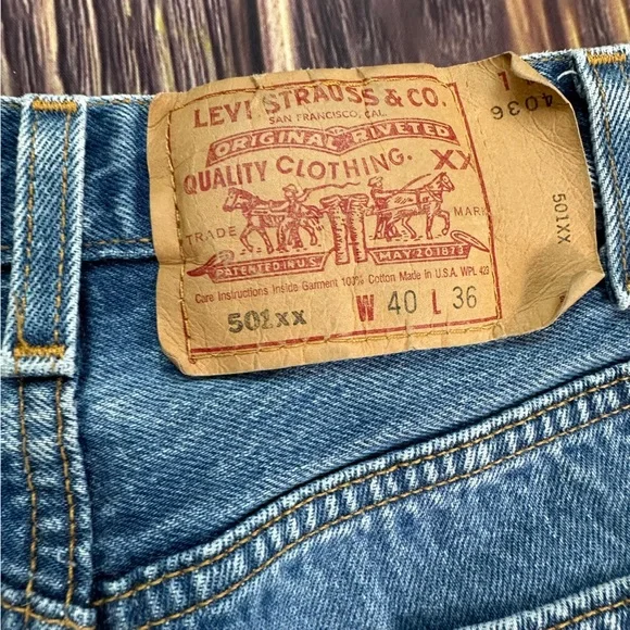 90’s Vintage Levi’s 501‎ xx Straight Leg Button Fly Denim Jeans